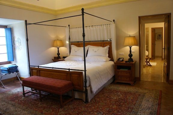 belmond-palacio-nazarenas-suite