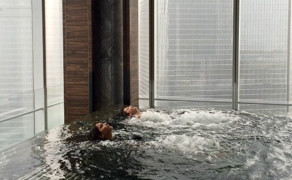 our-seasons-shanghai-pudong-jacuzzi