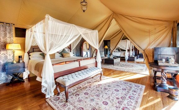 RothschildTours_Kenya_SandRiver_FamilyTent